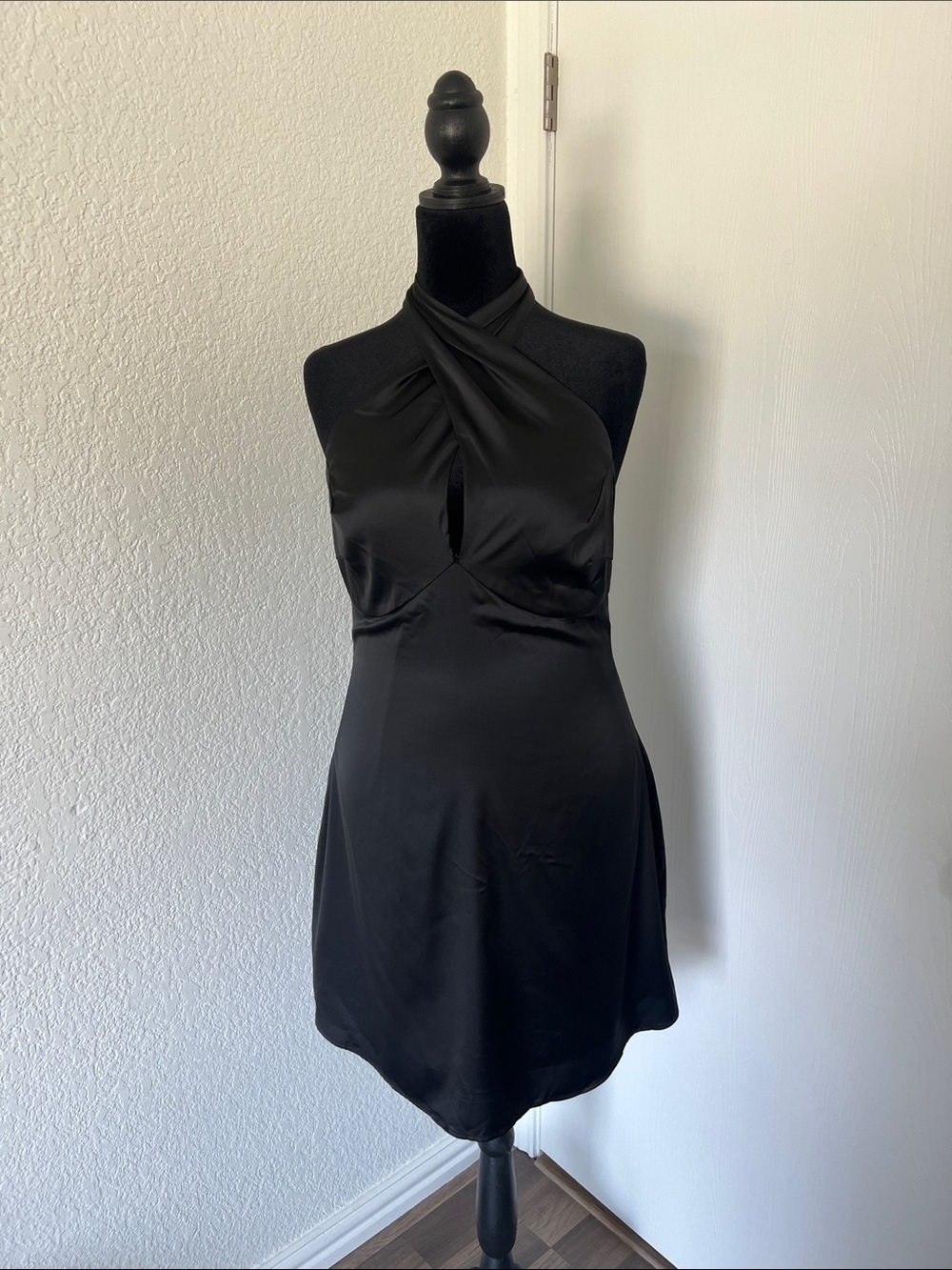 Emily Wonder Women's Black One-Shoulder Satin Mini Dress